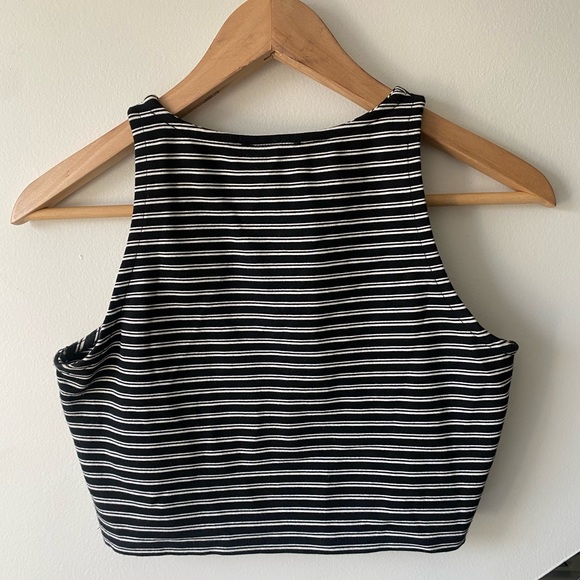 Aritzia Women’s Tank Top Size Small - Picture 2 of 2